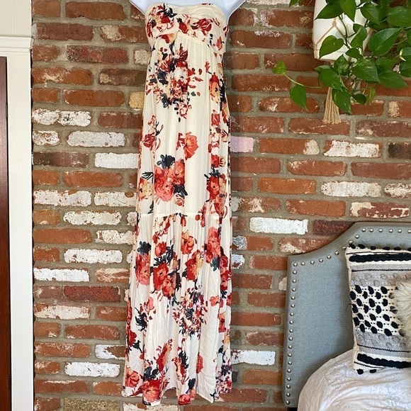 Love Stitch Floral Pink Red Strapless Maxi Dress size small NWT - Picture 3 of 11